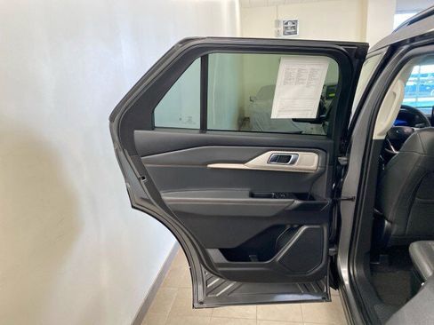 Used 2025 Ford Explorer Active w/ Active Comfort Package image 10