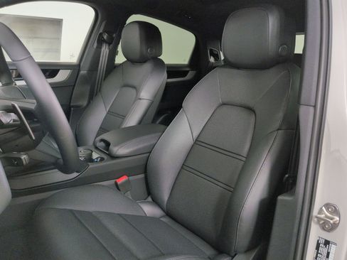 New 2026 Porsche Cayenne Coupe AWD/4WD image 5