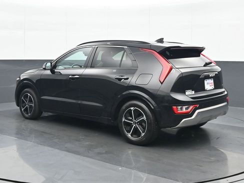 Used 2023 Kia Niro SX image 4