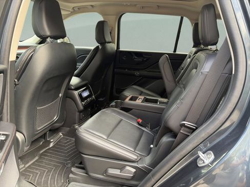 Used 2024 Lincoln Aviator Reserve w/ Equipment Group 201A image 17