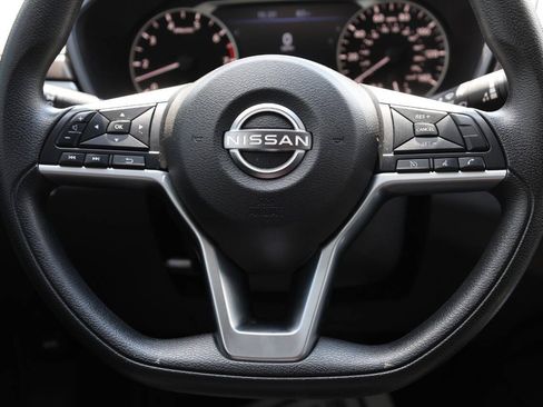Used 2023 Nissan Altima 2.5 SV FWD image 18