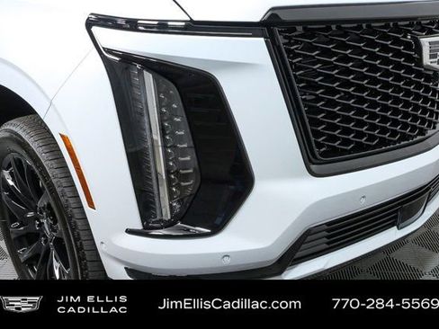 Used 2026 Cadillac Escalade Sport w/ LPO, ONYX Package image 39