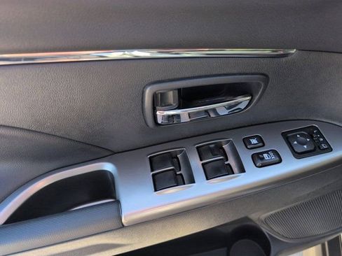 Used 2025 Mitsubishi Outlander Sport SE AWD/4WD image 13