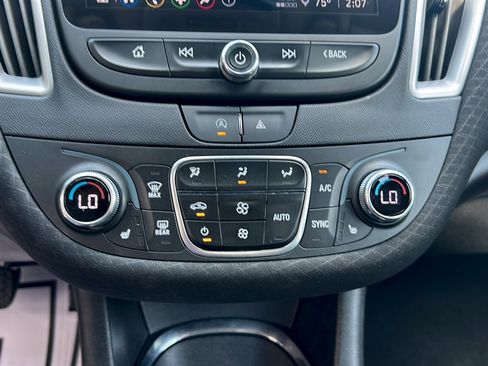 Used 2023 Chevrolet Malibu LT FWD image 16