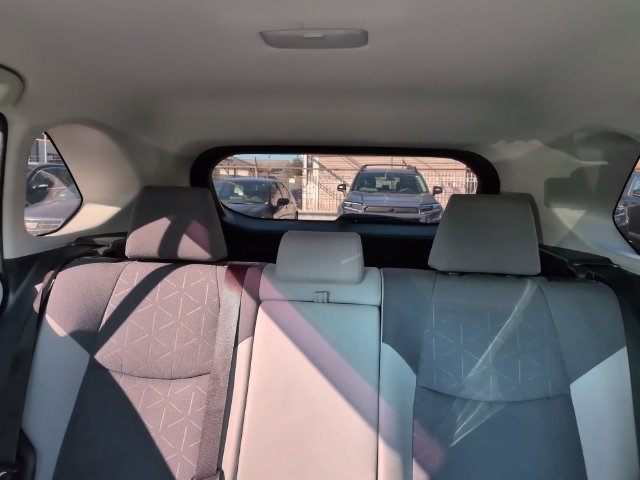Used 2025 Toyota RAV4 XLE AWD/4WD image 23