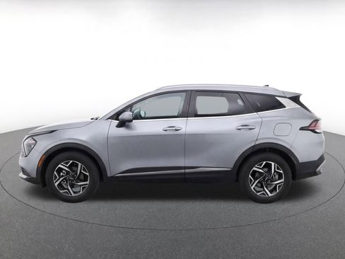 Used 2025 Kia Sportage LX FWD image 4