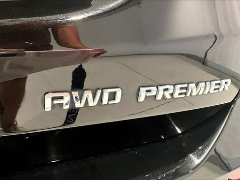 Used 2023 Chevrolet Equinox Premier AWD/4WD image 24