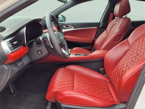 Used 2022 Genesis G70 3.3T Launch Edition RWD image 10