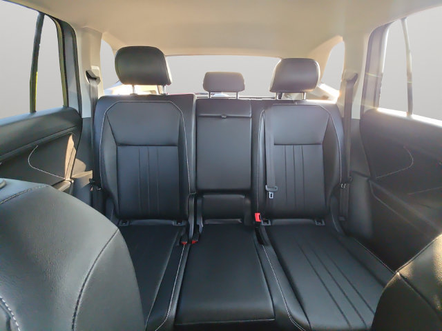 Used 2022 Volkswagen Tiguan SE AWD/4WD image 16