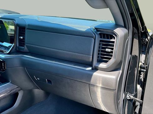 Used 2024 Chevrolet Silverado 2500 LTZ w/ LTZ Plus Package AWD/4WD image 18