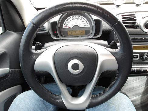 Used 2009 smart fortwo passion RWD image 12