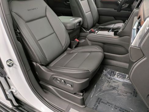 Used 2026 GMC Yukon XL Denali w/ Sun & Power Step Package AWD/4WD image 29