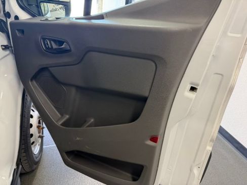 Used 2022 Ford Transit 350 DRW RWD image 25