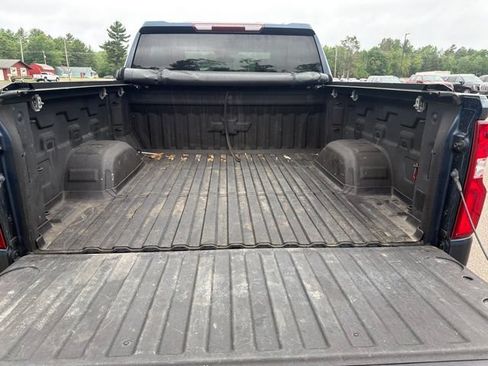 Used 2021 Chevrolet Silverado 1500 LT Trail Boss w/ Bed Protection Package AWD/4WD image 6