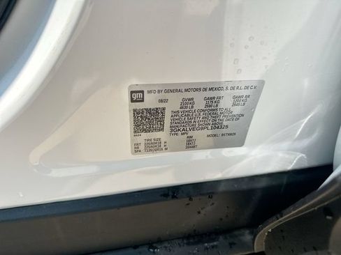 Used 2023 GMC Terrain SLT AWD/4WD image 38