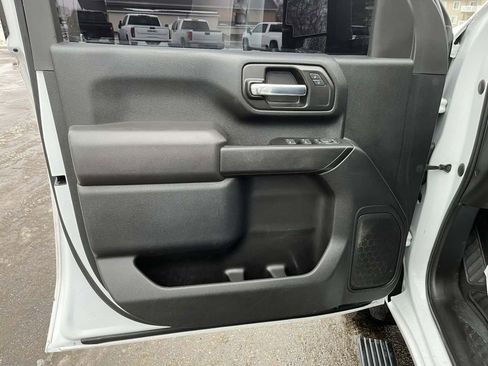 Used 2022 Chevrolet Silverado 2500 Custom w/ Custom Value Package image 18