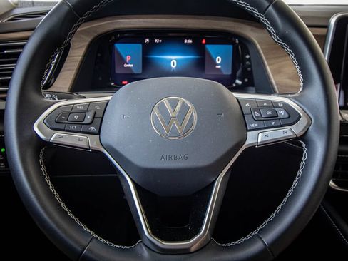 Used 2026 Volkswagen Atlas SE FWD image 34