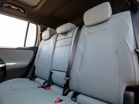 Used 2026 Mercedes-Benz GLB 250 4MATIC image 34