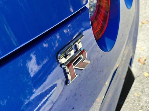 Used 2024 Nissan GT-R w/ Floor Mat Package AWD/4WD image 11