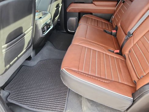 Used 2024 GMC Sierra 1500 Denali Ultimate image 9