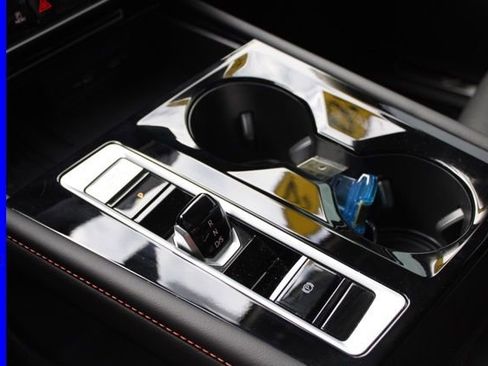 Used 2025 Volkswagen Atlas Peak Edition SE image 42