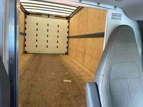 Used 2023 GMC Savana 4500 w/ Power Convenience Package RWD image 9