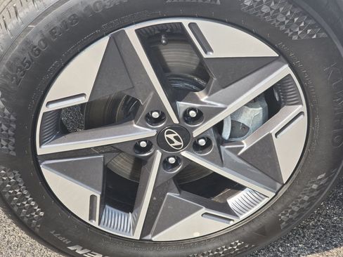 Used 2018 Hyundai Tucson SE w/ Cargo Package AWD/4WD image 9