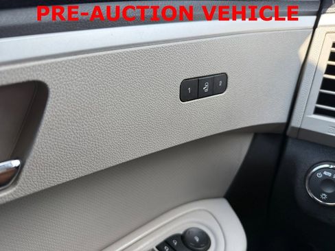 Used 2011 Chevrolet Traverse LTZ AWD/4WD image 25