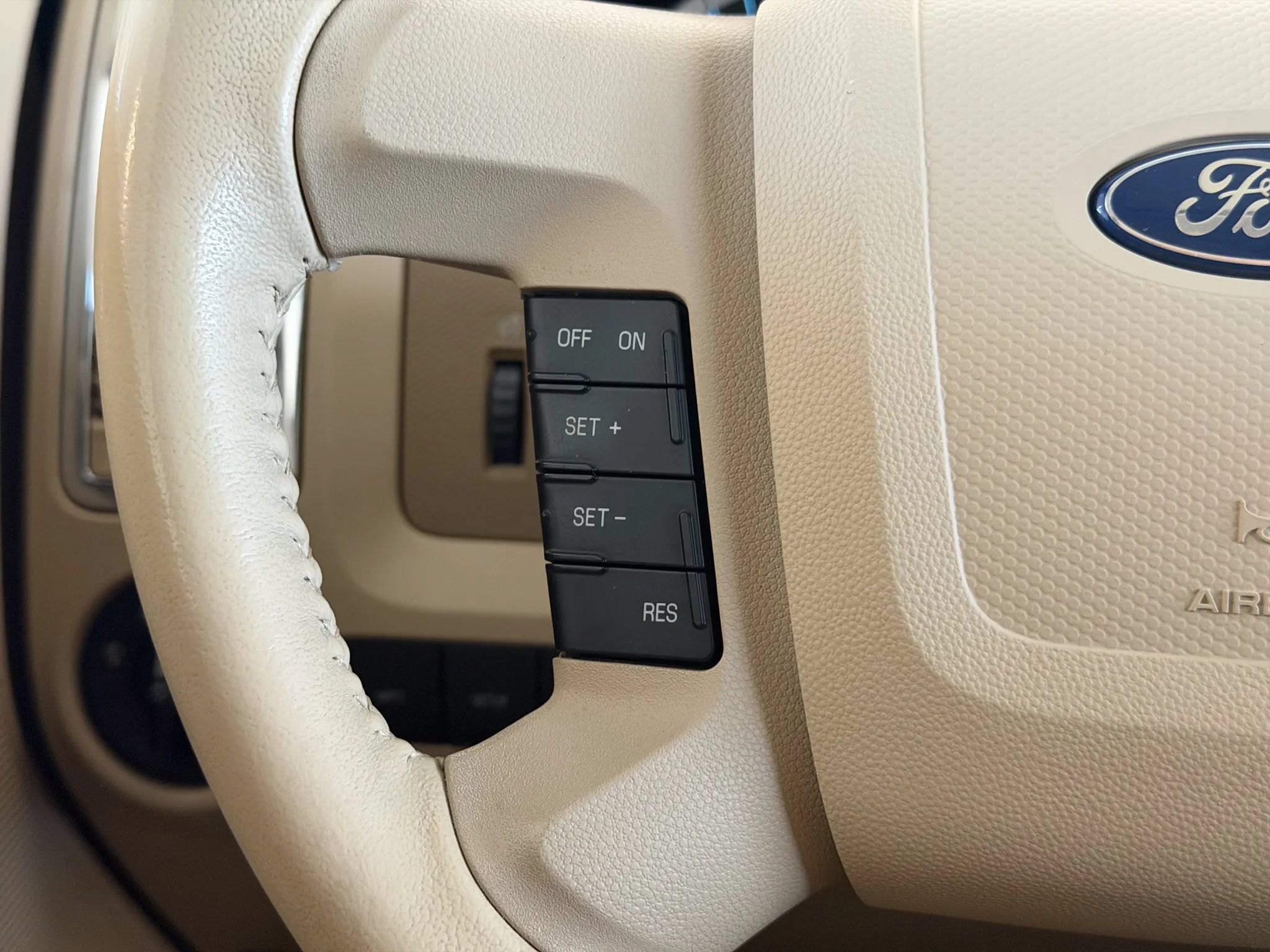Used 2011 Ford Escape Limited w/ 302A Rapid Spec Order Code AWD/4WD image 33