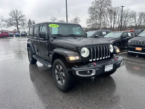 Used 2018 Jeep Wrangler Unlimited Sahara image 4