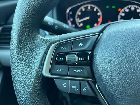Used 2018 Honda Accord LX image 22