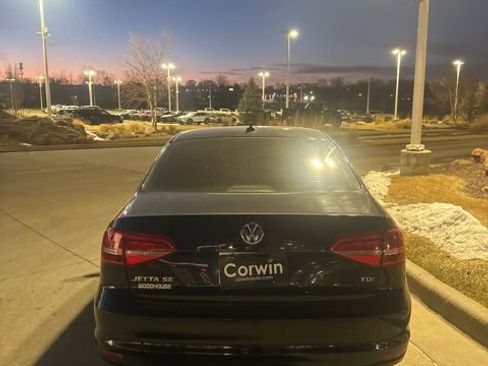 Used 2015 Volkswagen Jetta TDI SE image 34