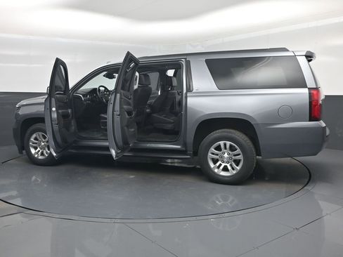 Used 2020 Chevrolet Suburban LT image 65