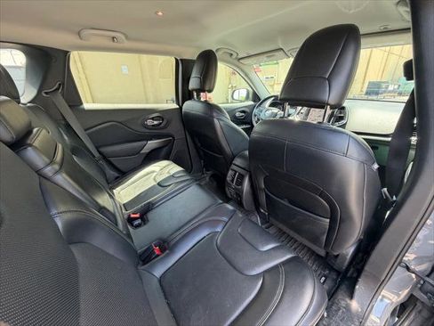 Used 2019 Jeep Cherokee Limited AWD/4WD image 14