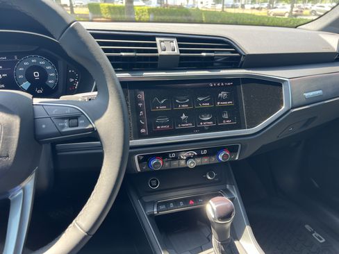 Certified 2025 Audi Q3 2.0T Premium AWD/4WD image 31