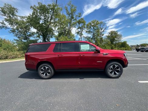 New 2025 GMC Yukon XL AT4 w/ AT4 Premium Plus Package image 4
