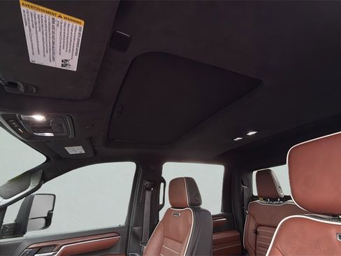 Used 2024 GMC Sierra 2500 Denali Ultimate image 11