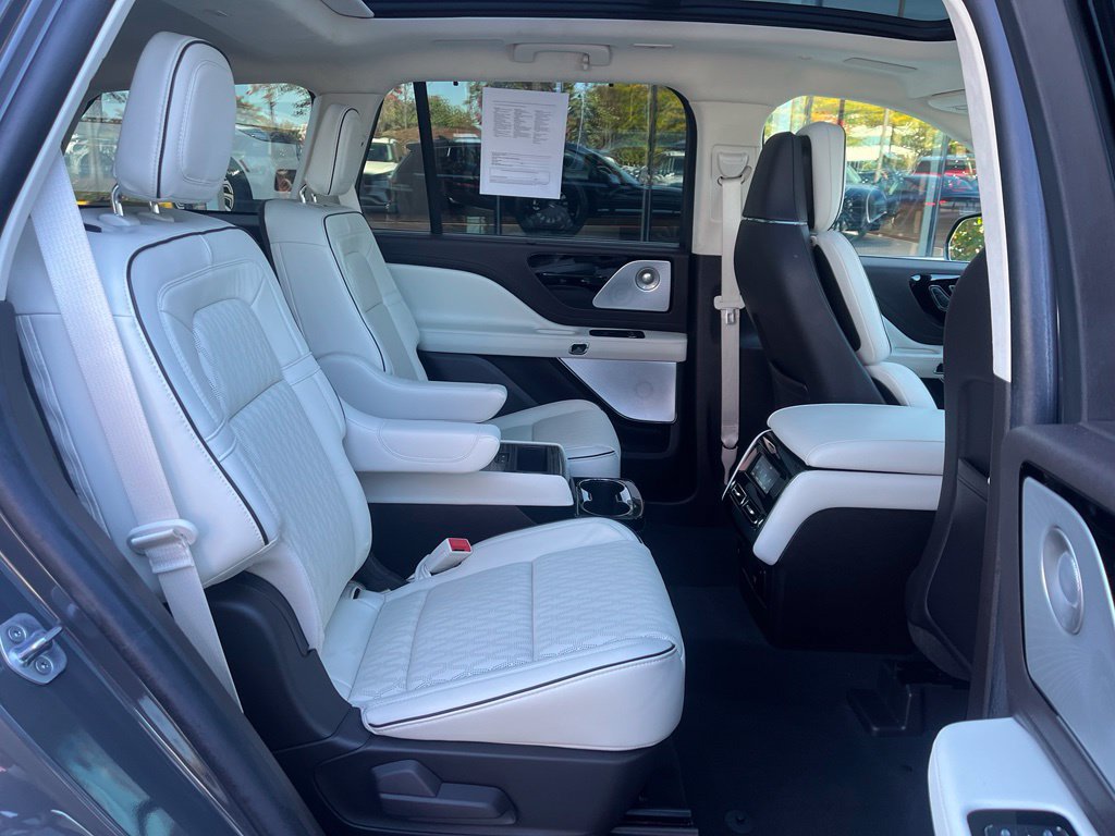 Used 2022 Lincoln Aviator Black Label Grand Touring w/ Class IV Trailer Tow Package AWD/4WD image 19