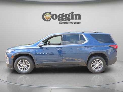 Used 2023 Chevrolet Traverse LT FWD image 2