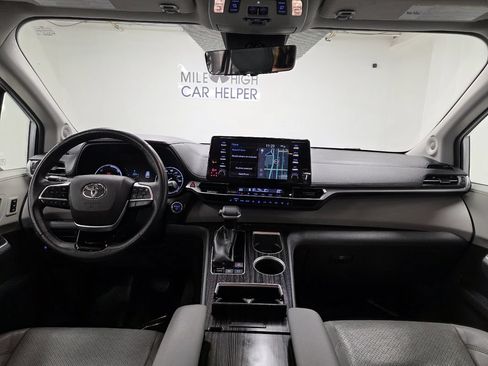 Used 2022 Toyota Sienna Limited AWD/4WD image 4