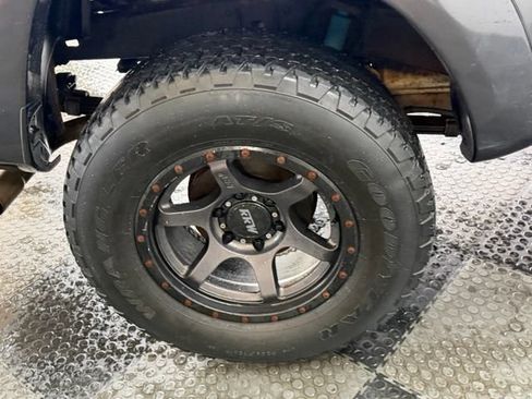Used 2014 Toyota Tacoma 4x4 Double Cab w/ TRD Off-Road Package image 14