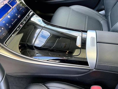 Used 2025 Mercedes-Benz GLC 300 4MATIC image 15