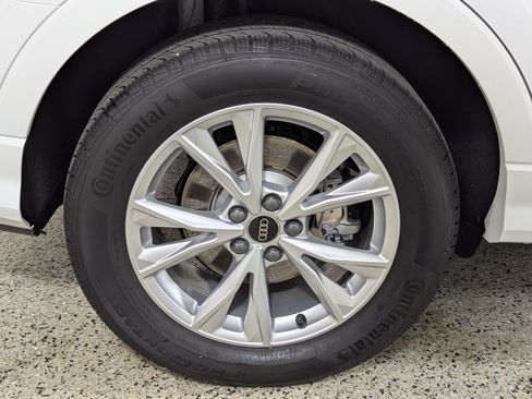 Certified 2025 Audi Q3 2.0T Premium Plus w/ Premium Plus Package image 28