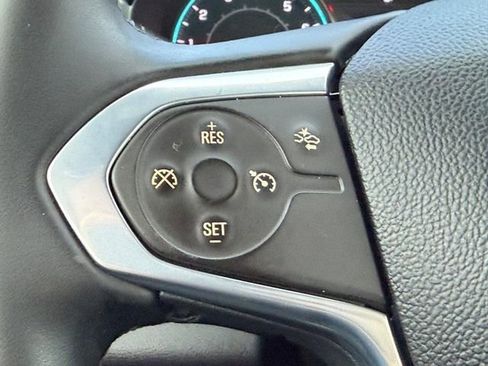 Used 2023 Chevrolet Traverse LT FWD image 14