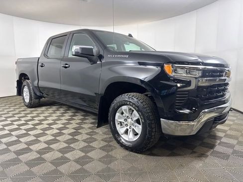 Used 2023 Chevrolet Silverado 1500 LT AWD/4WD image 2