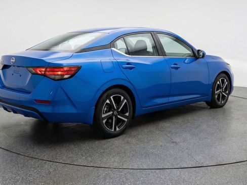Used 2025 Nissan Sentra SV FWD image 9