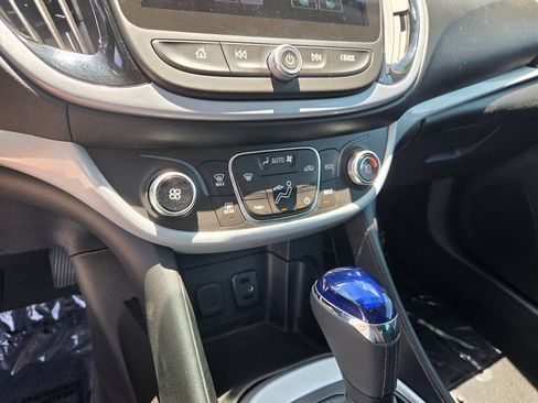 Used 2017 Chevrolet Volt LT FWD image 24