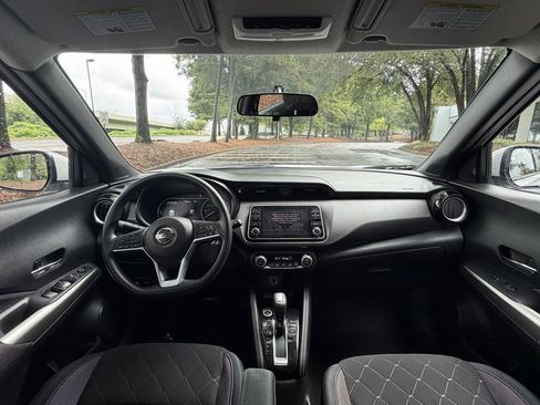 Used 2019 Nissan Kicks SV FWD image 19