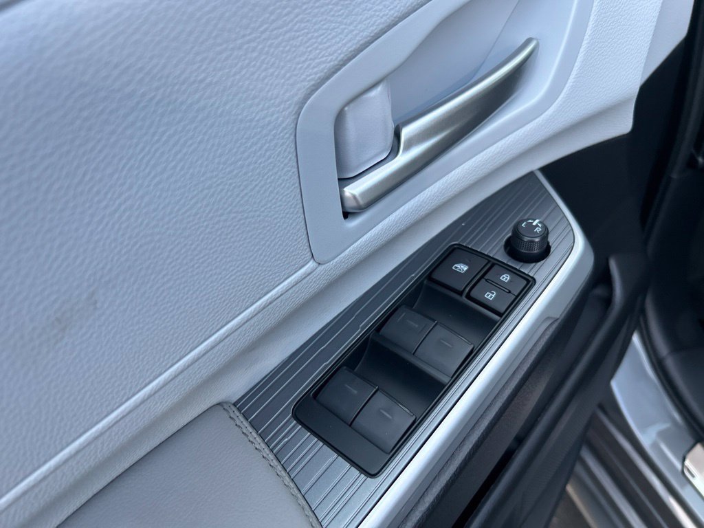 New 2026 Toyota Sienna XLE AWD/4WD image 11