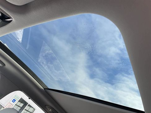 Used 2023 Kia Sorento SX Prestige w/ Panoramic Sunroof Package image 14